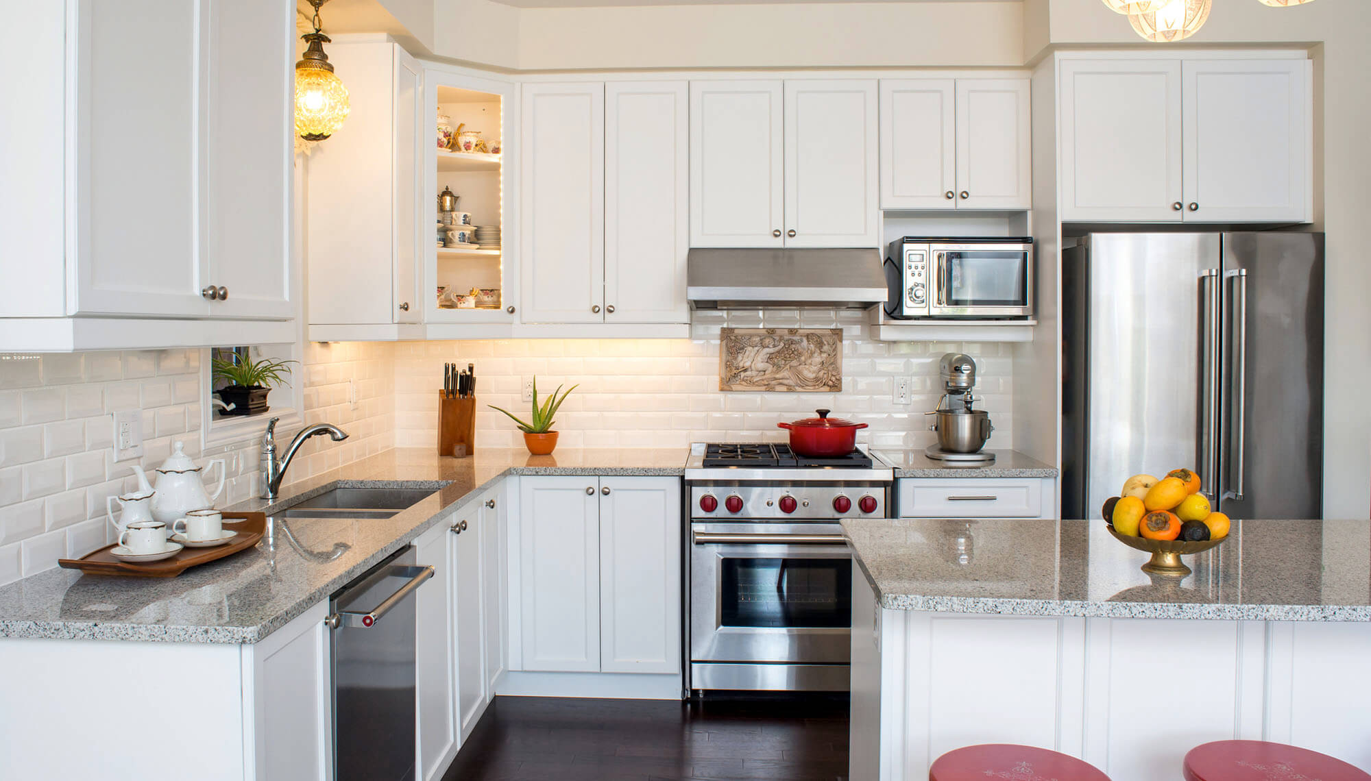 Immagine di elettrodomestici all'interno di una cucina